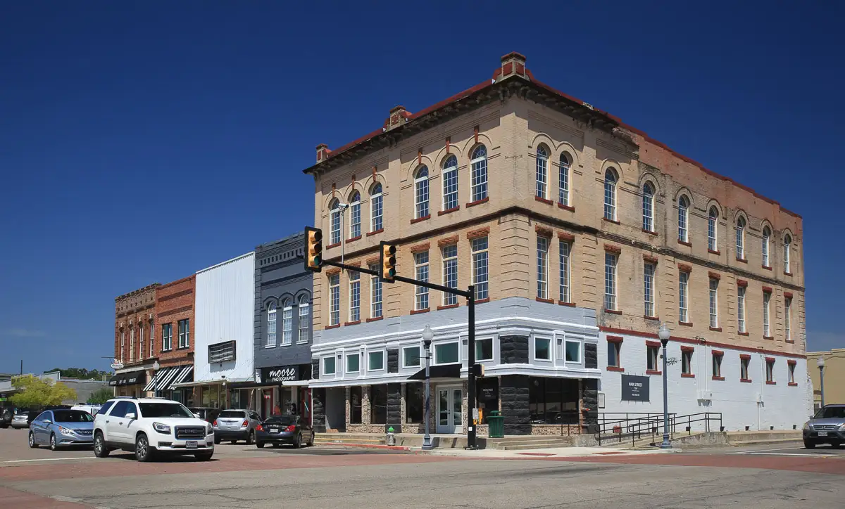 Downtown Bonham, Texas, on a clear day